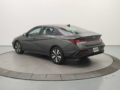 Used 2024 Hyundai Elantra SEL FWD image 6