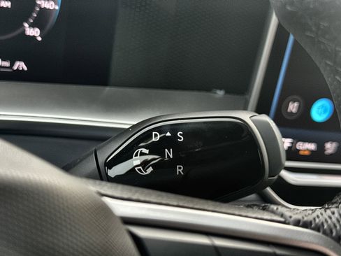 New 2026 Volkswagen Tiguan SE R-Line image 16