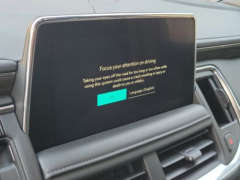 Used 2024 Chevrolet Suburban LT image 32