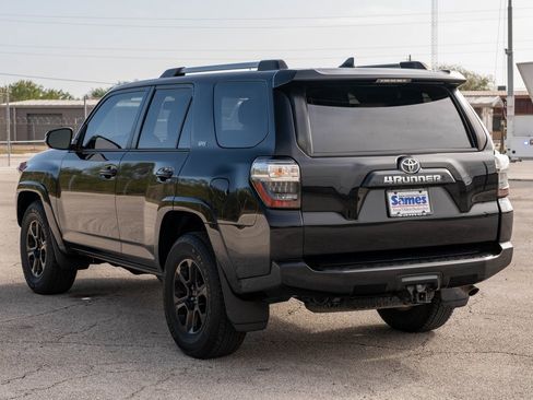 Used 2022 Toyota 4Runner SR5 Premium image 5