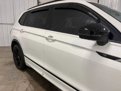 Certified 2023 Volkswagen Tiguan SE R-Line FWD image 11