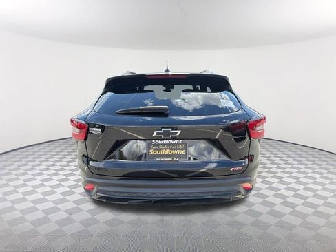 Used 2025 Chevrolet Trax RS w/ Sunroof Package image 6