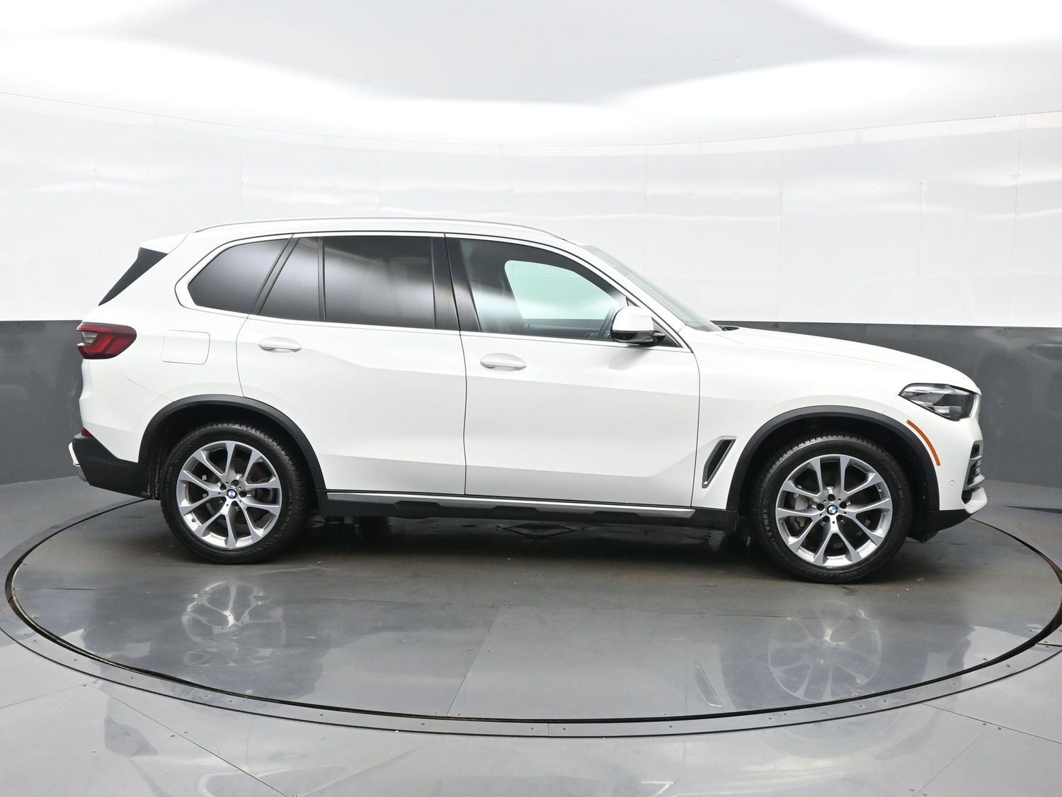 Used 2023 BMW X5 xDrive40i AWD/4WD image 7