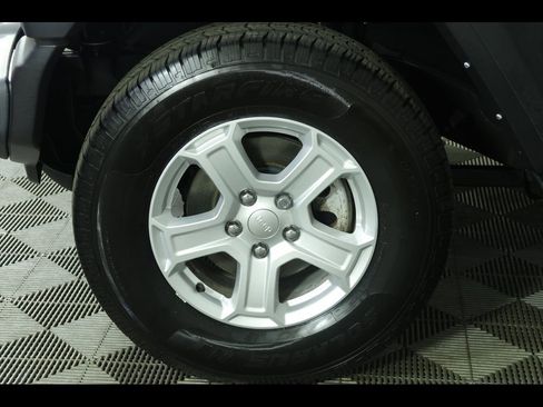 Used 2022 Jeep Wrangler Unlimited Sport AWD/4WD image 9