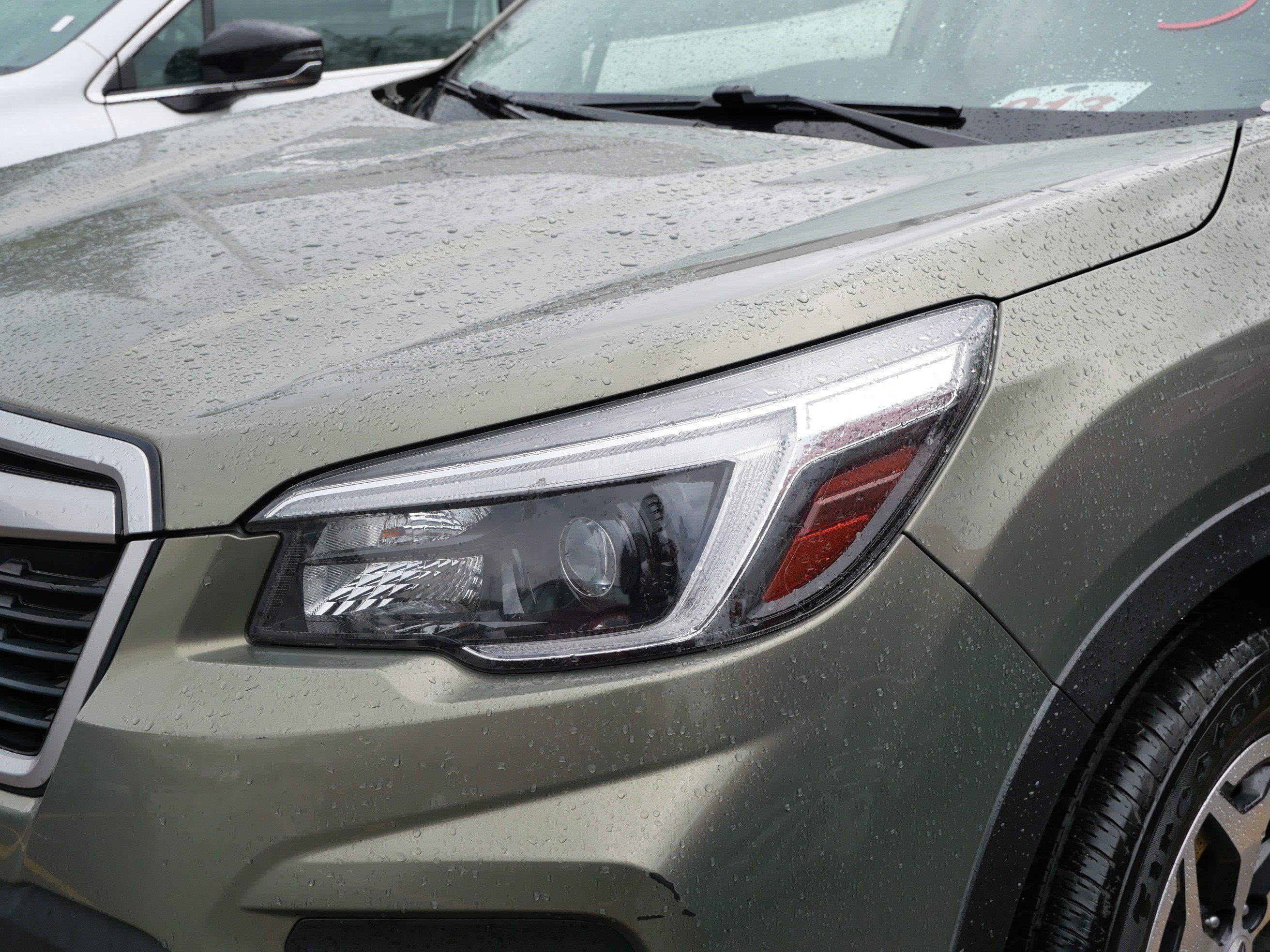 Used 2021 Subaru Forester Premium AWD/4WD image 4