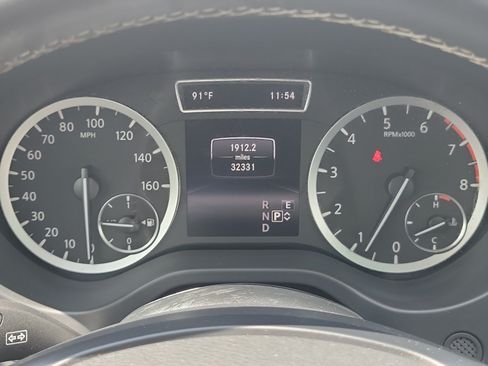Used 2019 INFINITI QX30 w/ Cargo Package FWD image 29