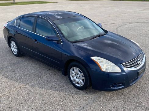 Used 2010 Nissan Altima 2.5 S FWD image 3