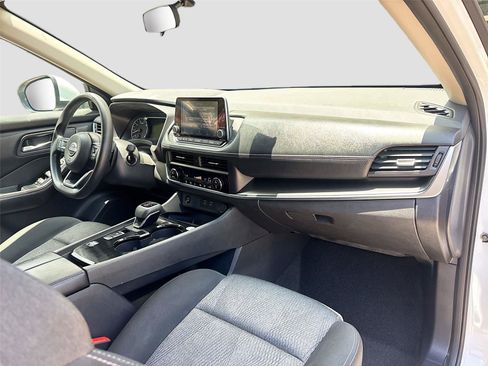 Used 2024 Nissan Rogue SV FWD image 27