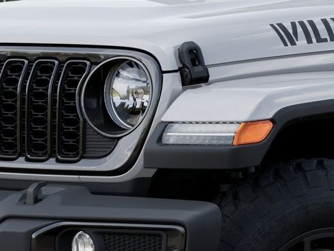 New 2025 Jeep Gladiator Sport AWD/4WD image 22
