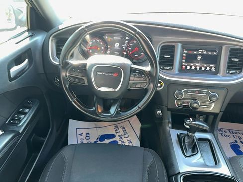Used 2020 Dodge Charger SXT w/ Blacktop Package image 15