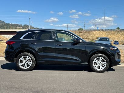 Used 2025 Audi Q5 Premium w/ Convenience Package