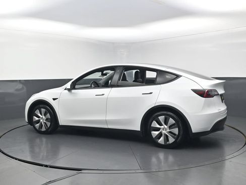 Used 2021 Tesla Model Y Long Range AWD/4WD image 37