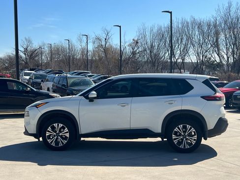 Used 2023 Nissan Rogue SV image 6