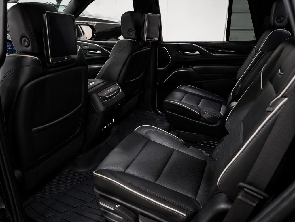 Used 2022 Cadillac Escalade Sport Platinum w/ LPO, ONYX Package AWD/4WD image 29