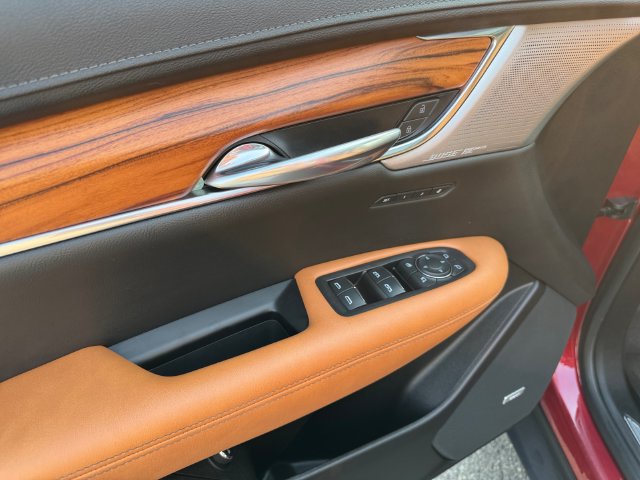 Used 2020 Cadillac XT5 Premium Luxury AWD/4WD image 11
