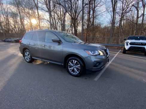 Used 2018 Nissan Pathfinder S image 7