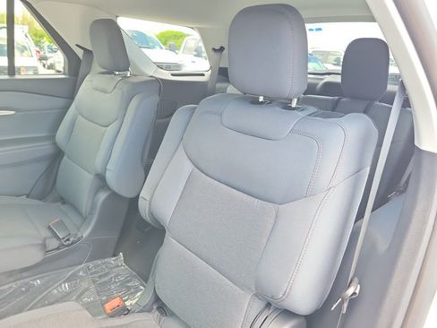 New 2026 Ford Explorer Active RWD image 14