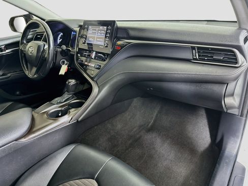 Used 2021 Toyota Camry SE FWD image 29