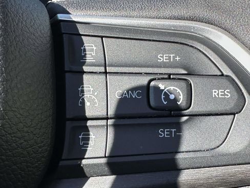 Used 2024 Jeep Grand Cherokee Limited image 30