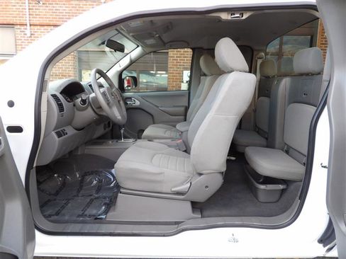 Used 2020 Nissan Frontier S image 12