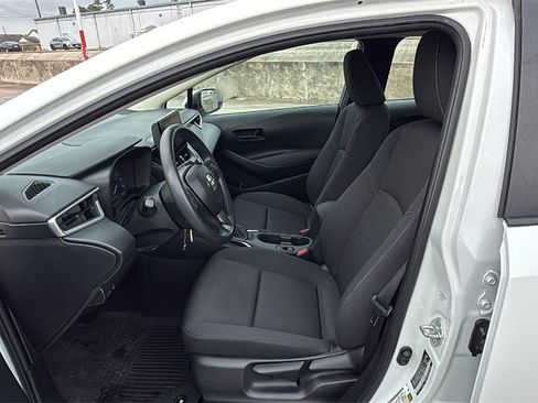 Used 2023 Toyota Corolla LE image 9