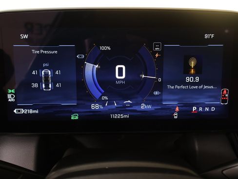 Used 2025 Chevrolet Equinox EV RS w/ LPO, Active Package FWD image 4