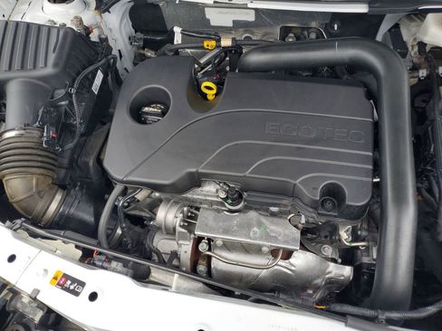 Used 2025 Chevrolet Equinox LT w/ Convenience Package II image 7