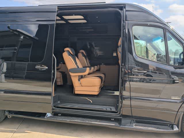 Used 2024 Mercedes-Benz Sprinter 3500 image 17