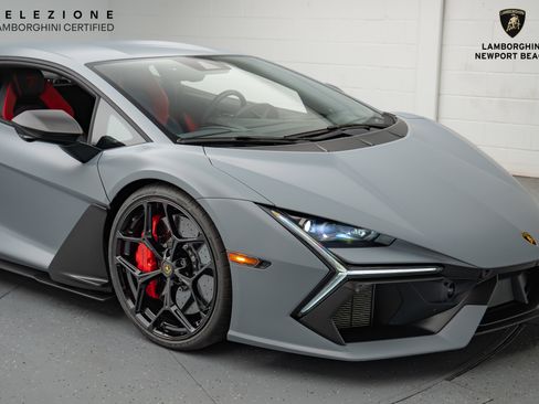 Used 2024 Lamborghini Revuelto image 2