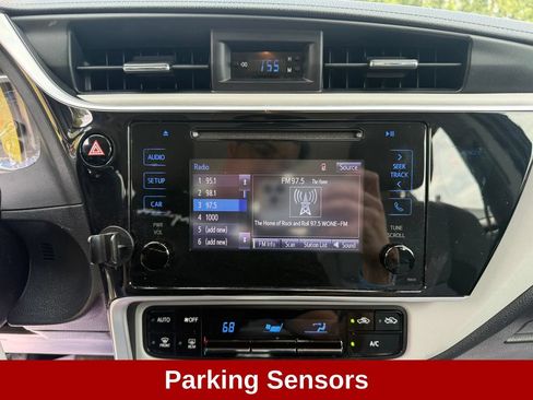 Used 2018 Toyota Corolla LE FWD image 16