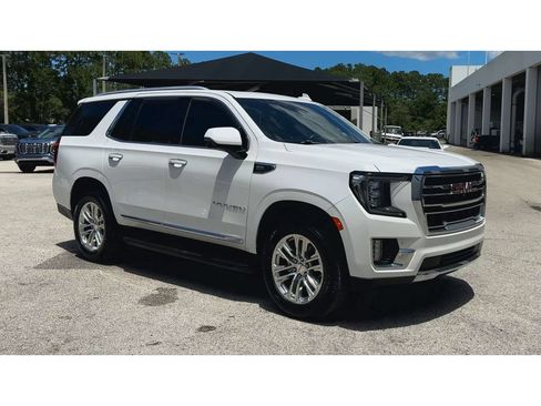 Certified 2022 GMC Yukon SLT w/ SLT Premium Package AWD/4WD image 2