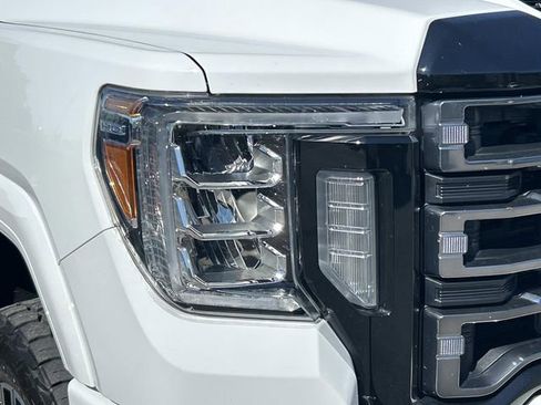 Used 2022 GMC Sierra 2500 AT4 AWD/4WD image 9