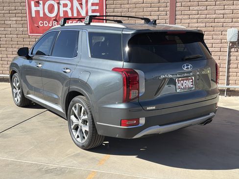 Used 2022 Hyundai Palisade SEL w/ Premium Package image 3