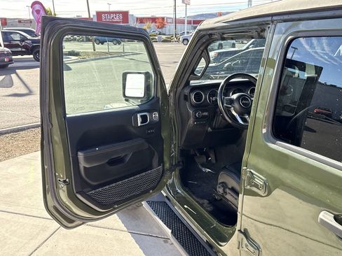 Used 2021 Jeep Wrangler Unlimited Sahara w/ Cold Weather Group image 10