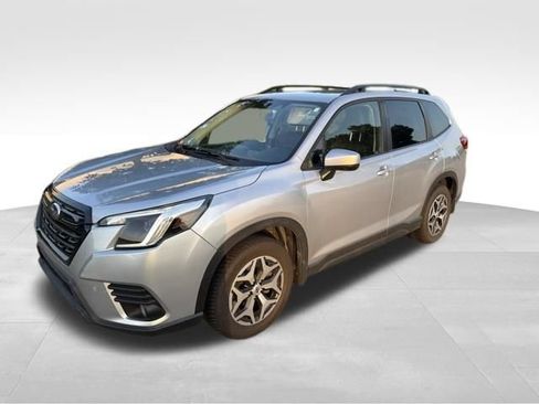 Used 2023 Subaru Forester Premium AWD/4WD image 8