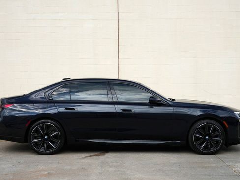 Used 2024 BMW 740i w/ Premium Package 2 RWD image 60