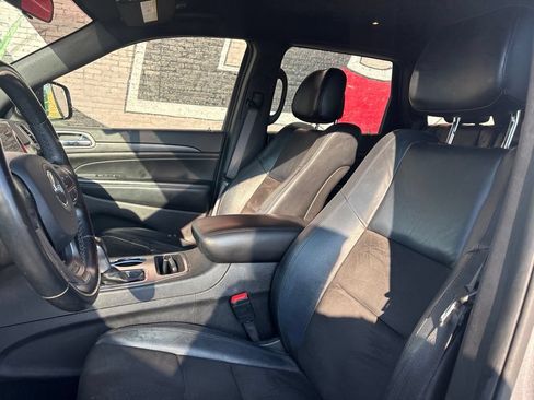 Used 2021 Jeep Grand Cherokee Laredo X RWD image 11