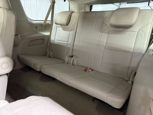 Used 2017 GMC Yukon XL Denali image 32
