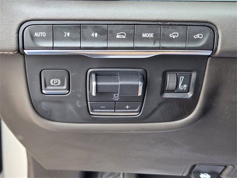 Used 2021 Cadillac Escalade Premium Luxury w/ Driver Assist Tech Package image 31