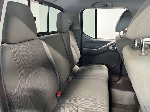 Used 2019 Nissan Frontier SV AWD/4WD image 13