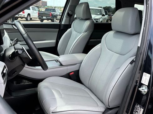Used 2025 Hyundai Palisade SEL FWD image 13