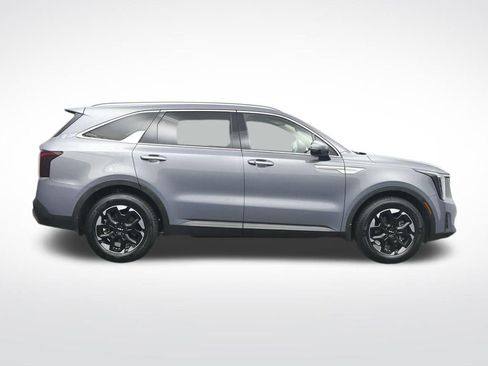 Used 2024 Kia Sorento S FWD image 4