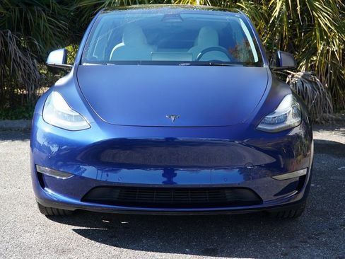 Used 2021 Tesla Model Y Long Range image 3