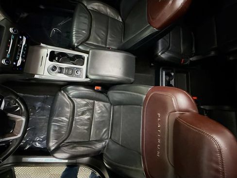 Used 2020 Ford Explorer Platinum w/ Premium Technology Package AWD/4WD image 23