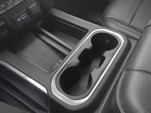 Used 2022 GMC Sierra 1500 Denali w/ Denali Premium Package image 19