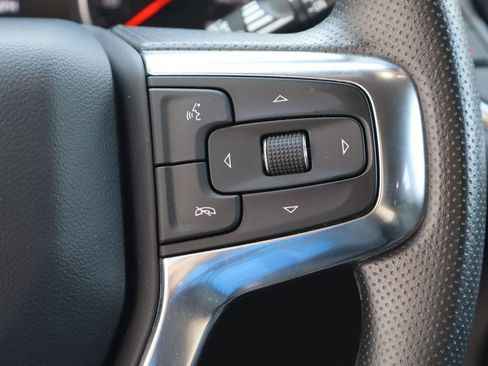 Used 2025 Chevrolet Blazer LT FWD image 12