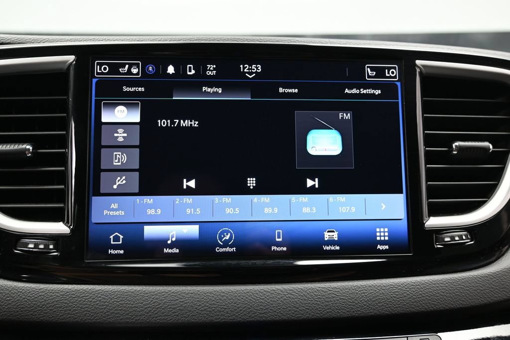 Used 2024 Chrysler Pacifica Touring-L FWD image 30