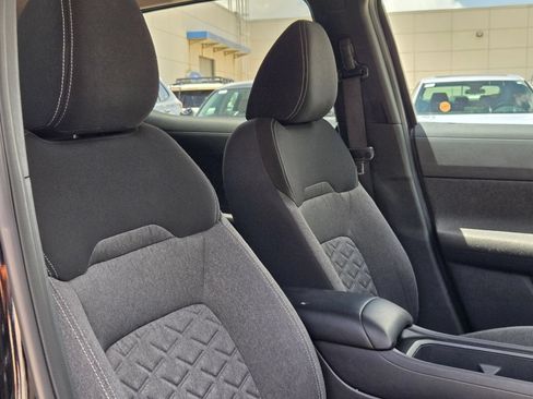 Used 2025 Nissan Kicks SV FWD image 27