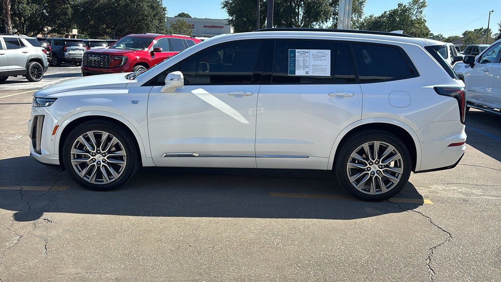 Certified 2020 Cadillac XT6 Sport w/ Platinum Package AWD/4WD image 4