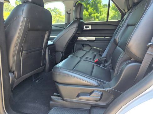 Used 2023 Ford Explorer XLT w/ Equipment Group 202A RWD image 28